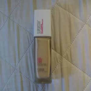 Maybelline 24hr superstay foundation